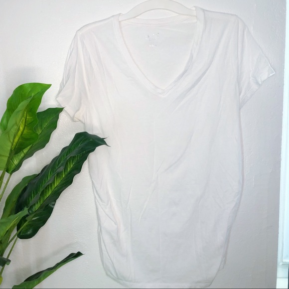 Isabel Maternity Shirred V-Neck T-Shirt - Picture 4 of 4